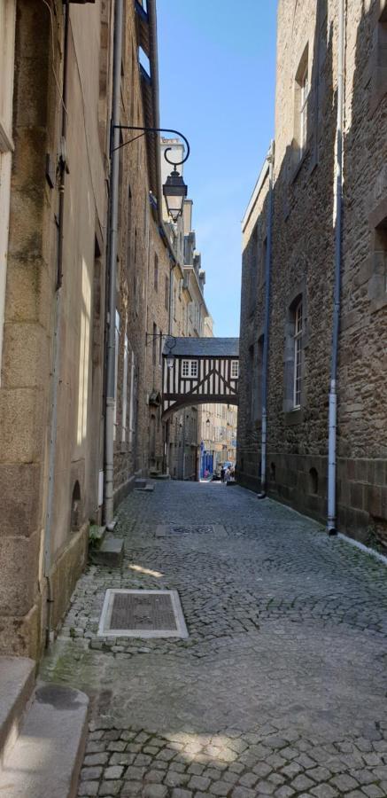 Les Vieux Remparts Apartamento Saint-Malo Exterior foto